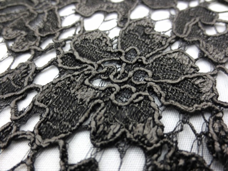 Lacquered Chantilly Lace2