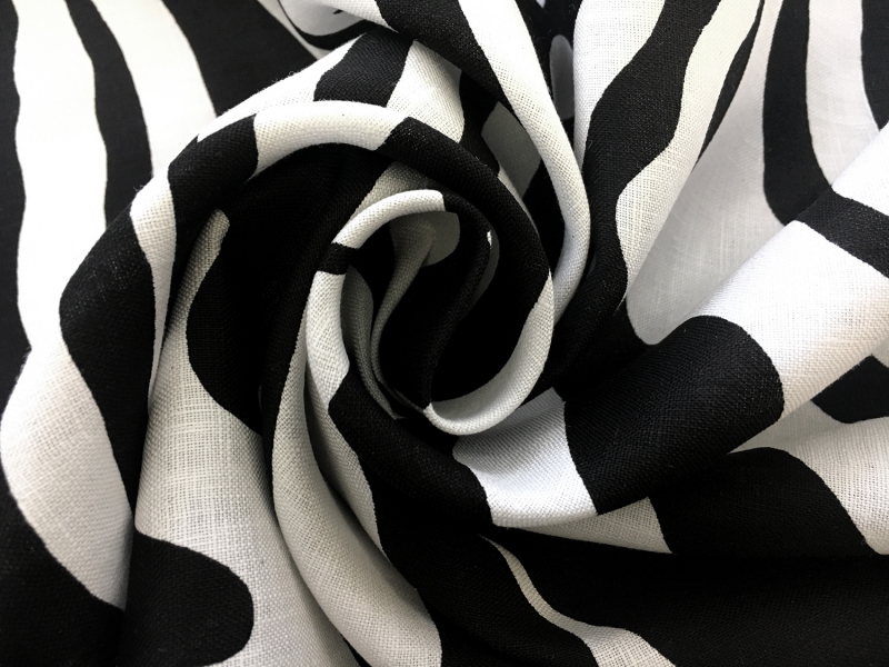 Lightweight Linen Zebra Print in Black1