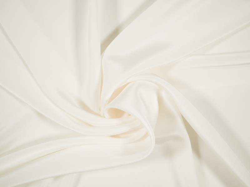 silk Crepe De Chine in silk white - bunched