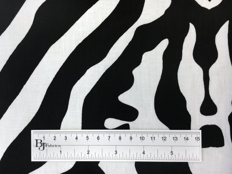 Lightweight Linen Zebra Print in Black3