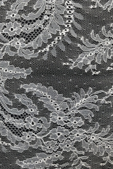 Black floral pattern natural chantilly lace fabric - Chantilly