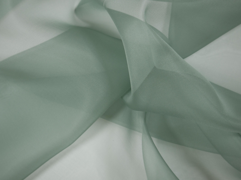 Solid organza in Dill bunched