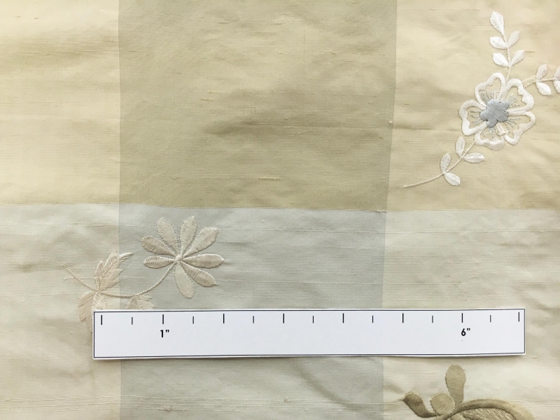 Embroidered Silk Taffeta Check with Small Flowers1