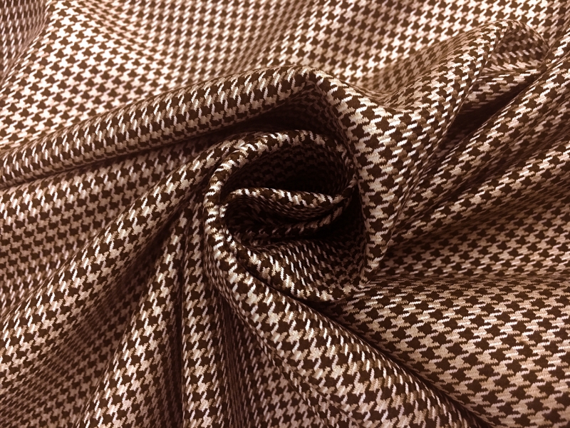Italian Superfine Wool and Silk Houndstooth in Chocolate1
