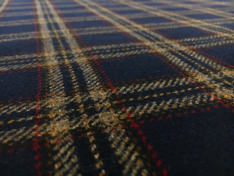 Italian Wool Cashmere Tartan Plaid in Navy and Sand3